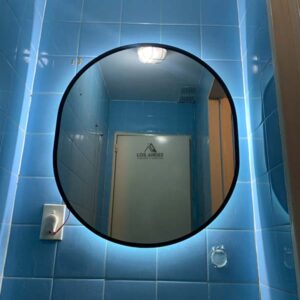 Espejo Ovalado Marco de PVC y luz Led