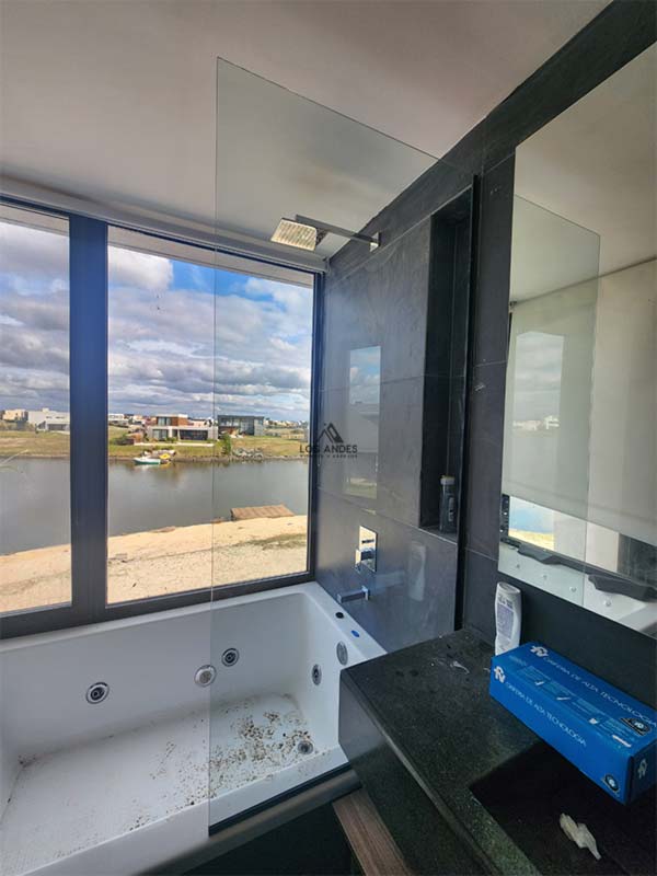 Mamparas de Paño Fijo sobre Bañera con Vidrio Laminado