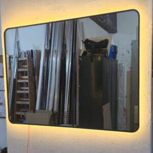 Espejo Rectangular Horizontal con marco de PVC negro y luz led calida 125x100cm #133
