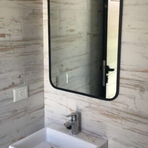 Espejo Vertical con marco PVC negro 38x66cm #140